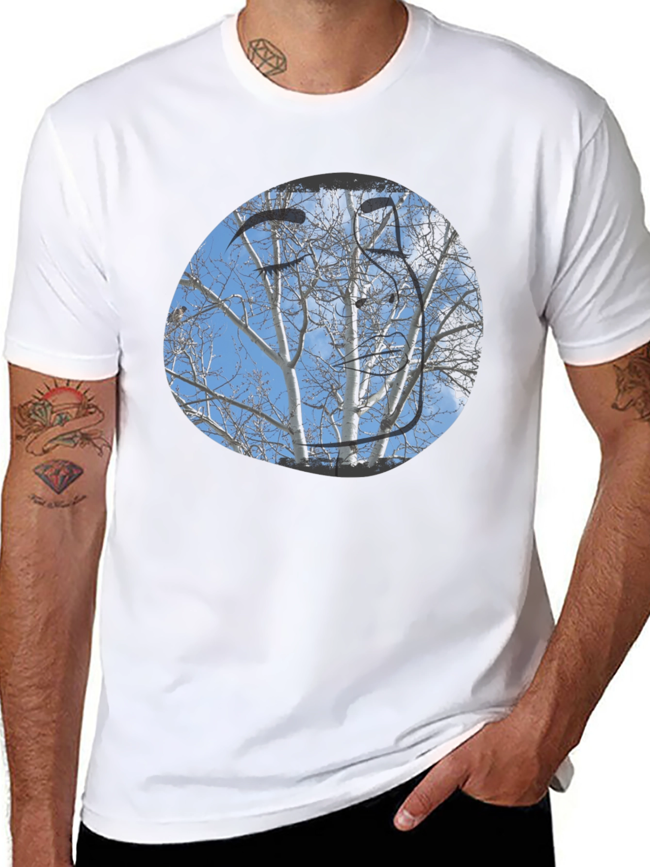 Camiseta Negra con Diseño de Árboles Invernales