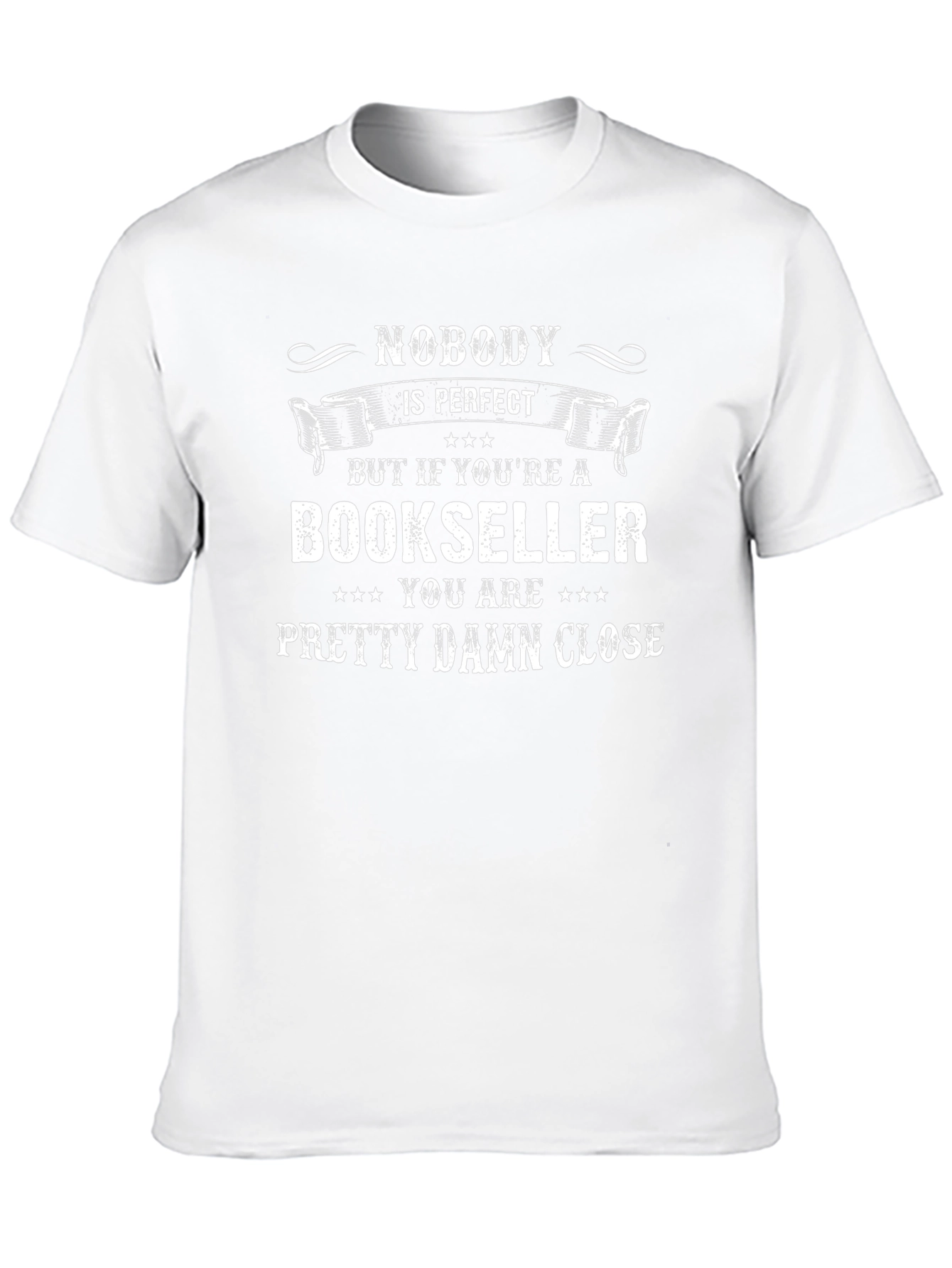 Camiseta Negra: Nadie es Perfecto Pero un Librero Casi