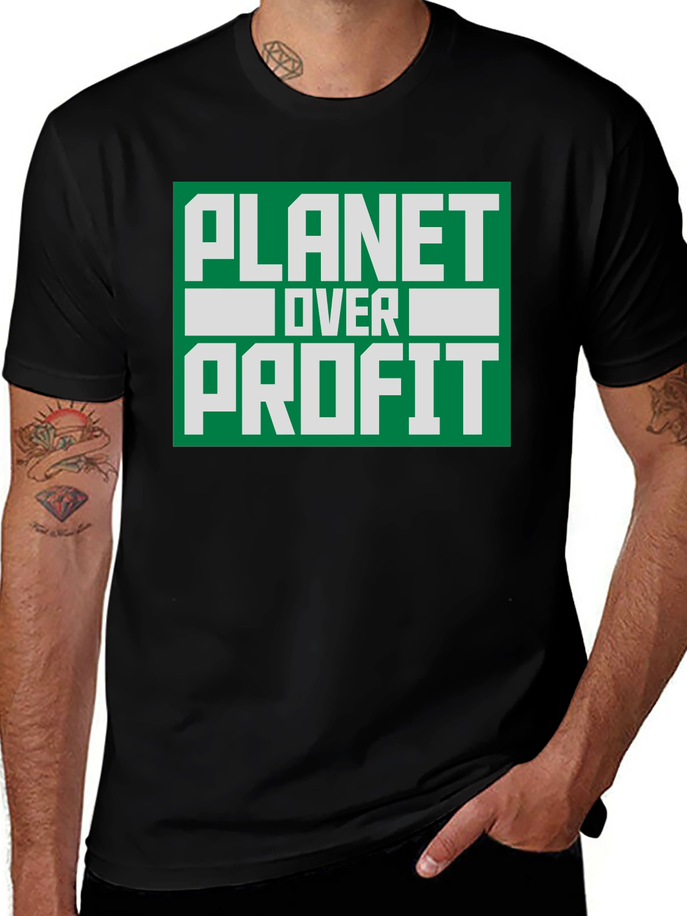 Camiseta Negra Planeta Sobre Ganancia - Conciencia Ambiental
