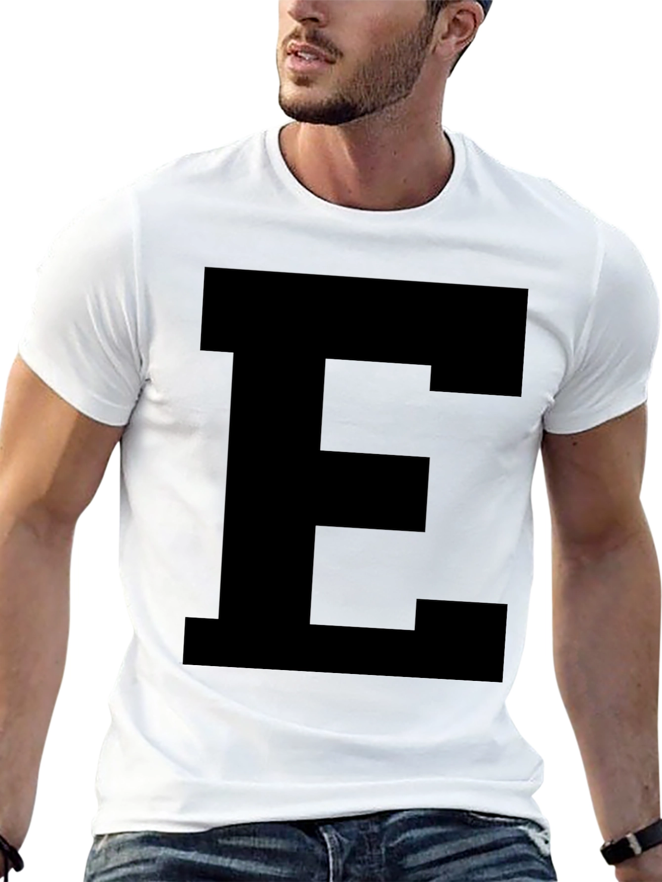 Camiseta Negra con Letra E Grande - Estilo Casual