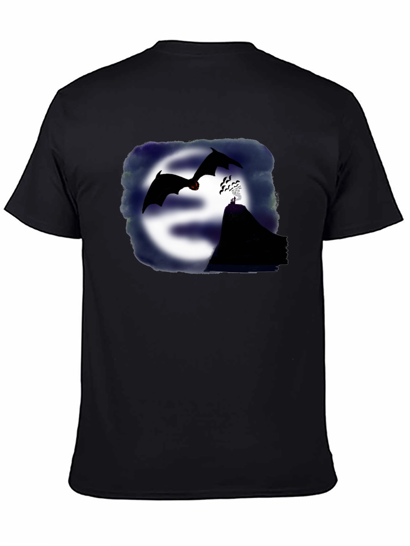 Camiseta Negra con Diseño de Murciélagos y Montaña