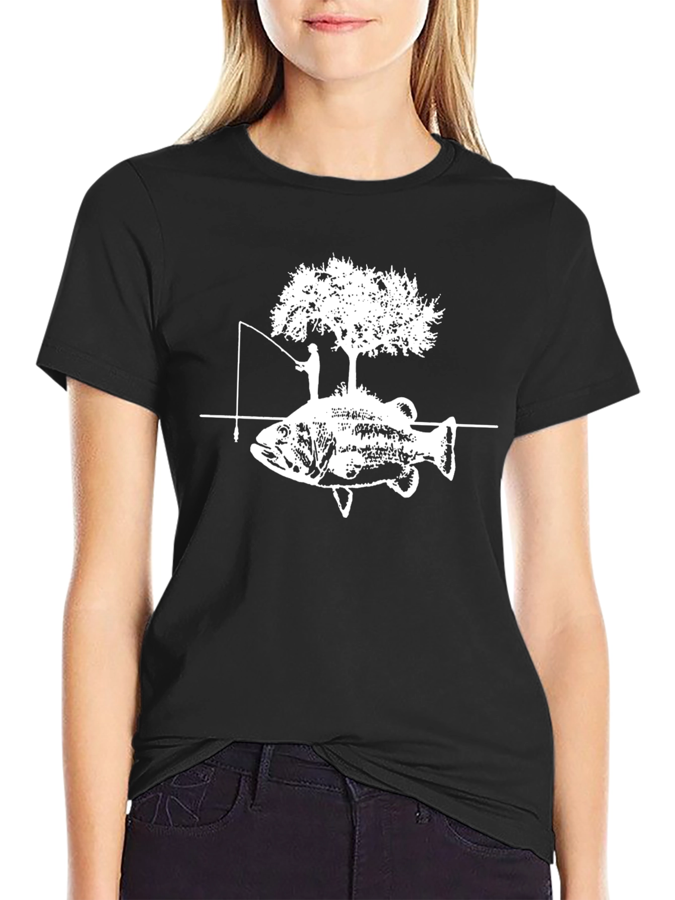Camiseta Negra con Diseño de Pesca y Árbol