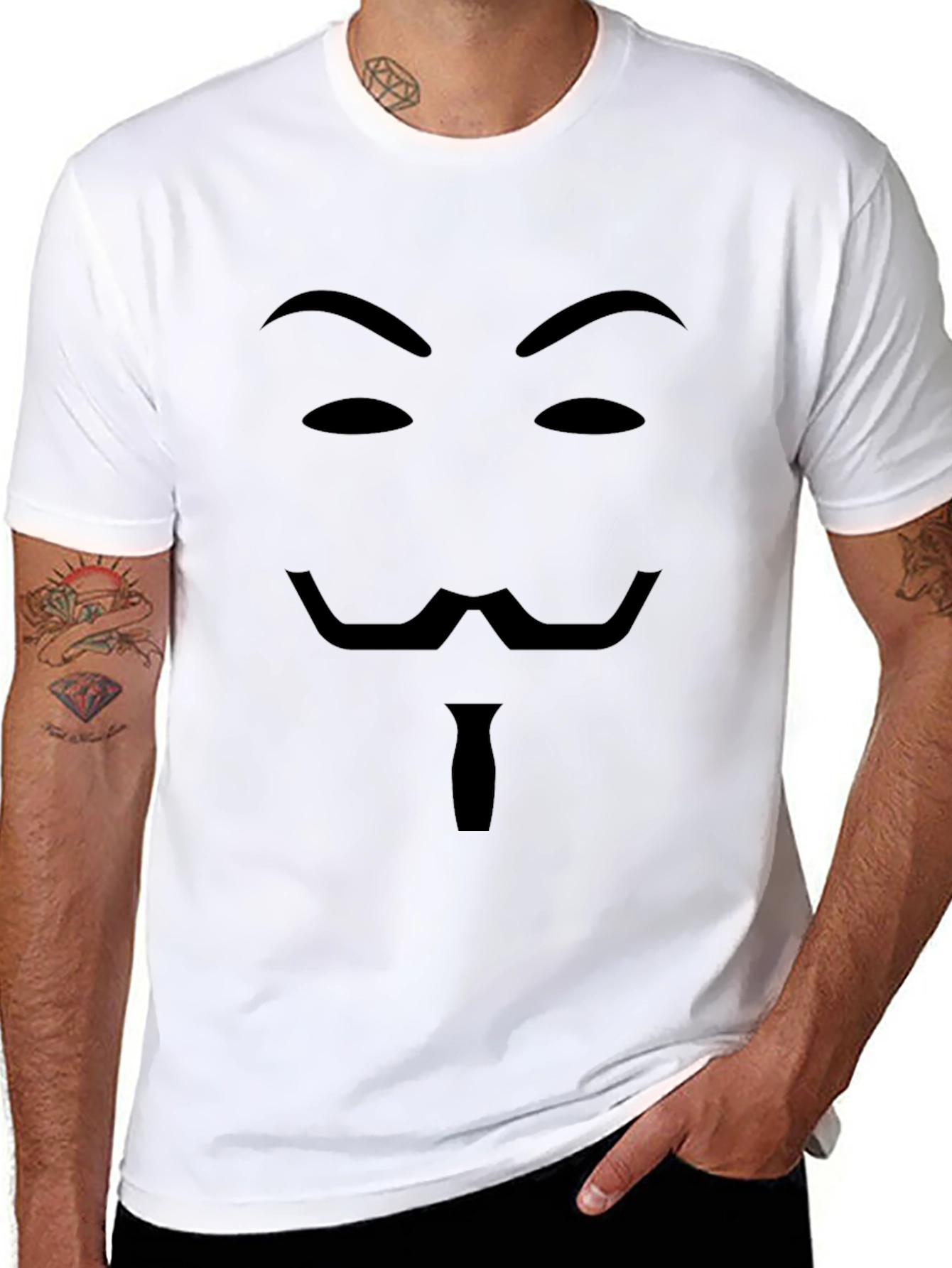 Camiseta Negra con Diseño de Máscara Anónima