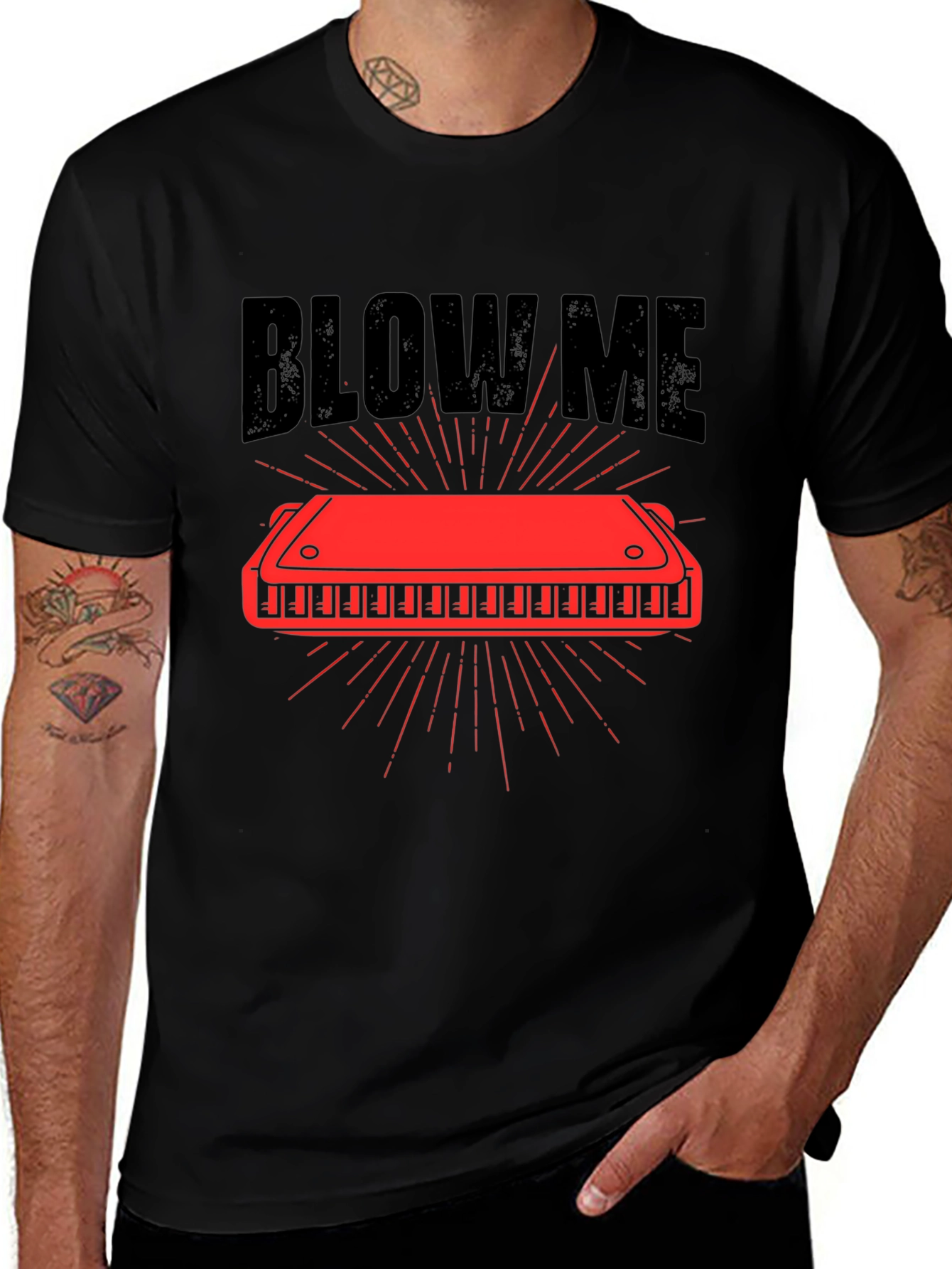 Camiseta Negra con Diseño de Armónica Blow Me