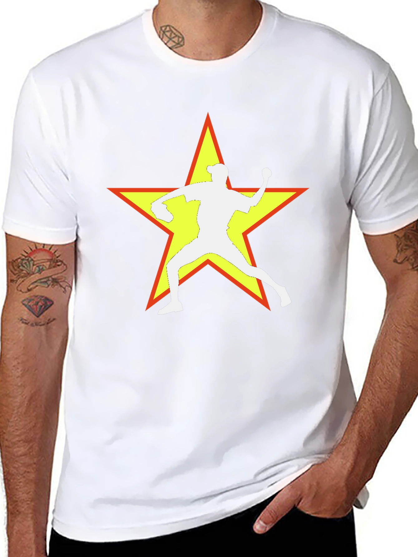 Camiseta Negra con Estrella y Lanzador de Béisbol