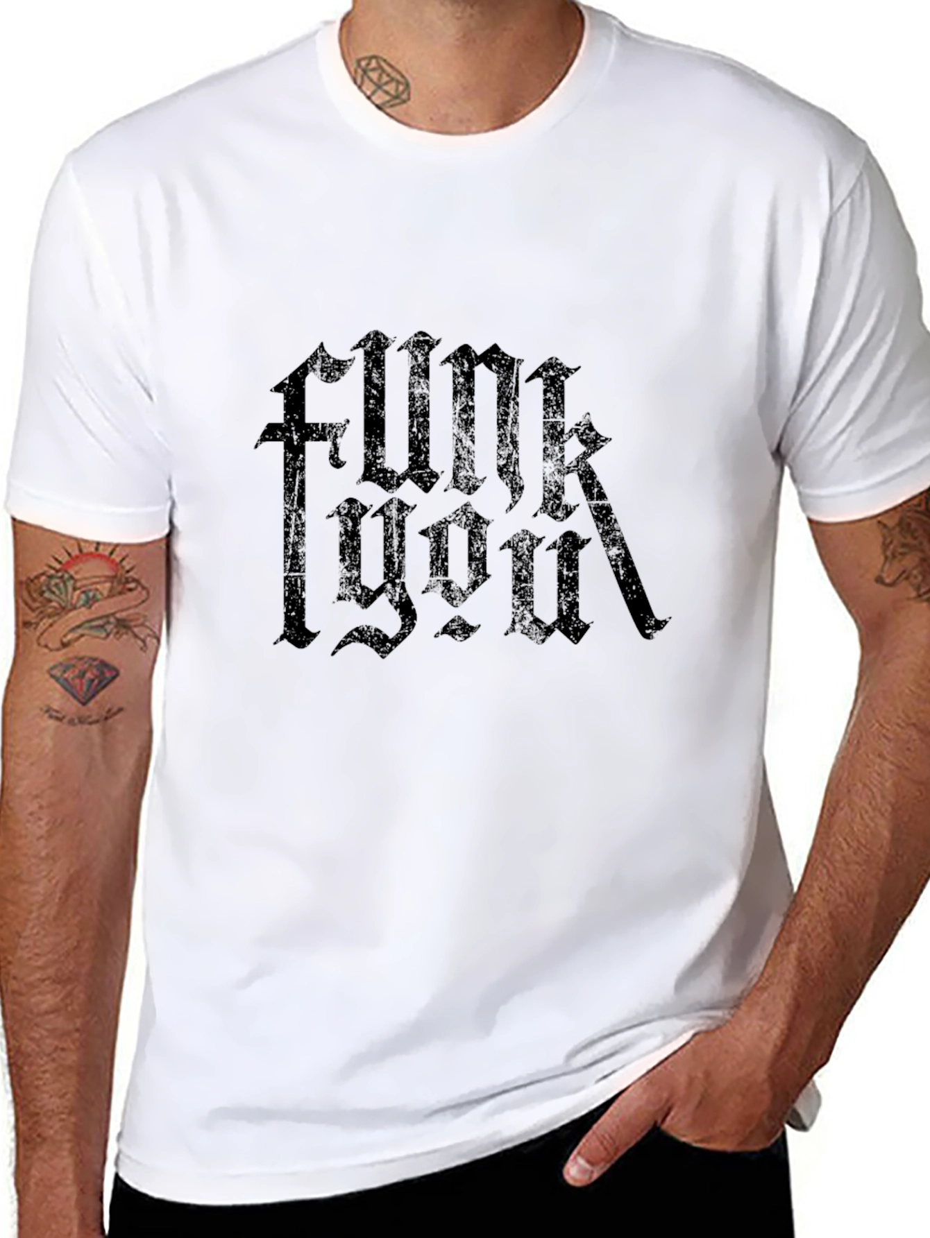 Camiseta Negra con Estampado Gótico Funk You