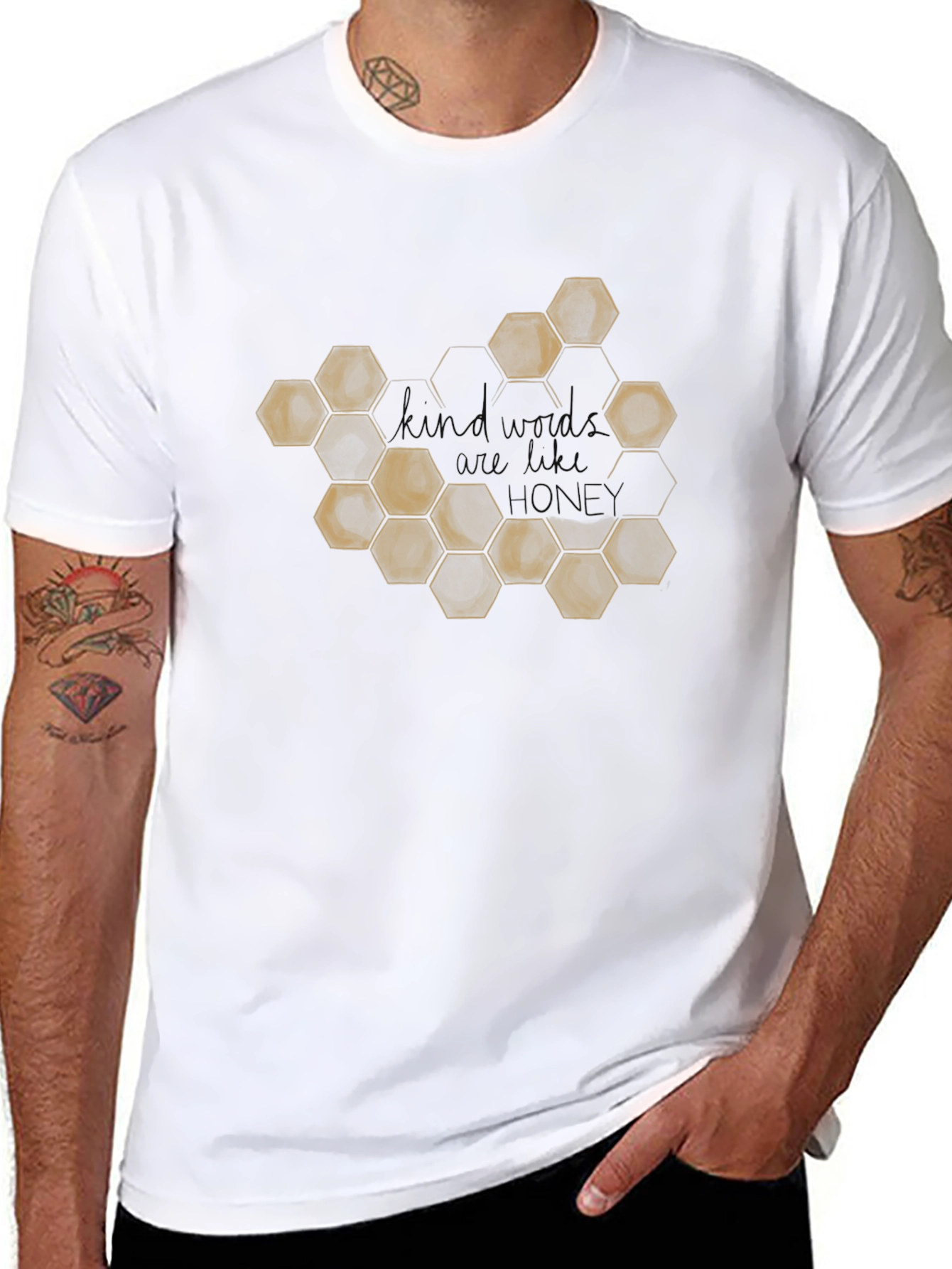 Camiseta Negra con Diseño de Panal y Frase Motivacional