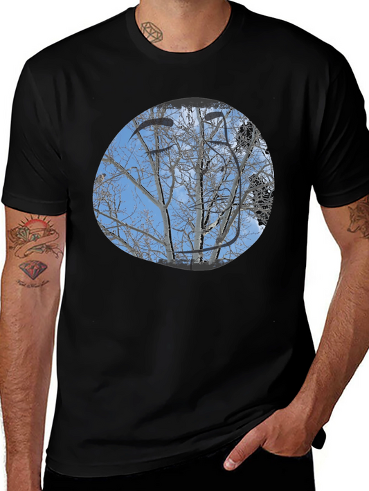 Camiseta Negra con Diseño de Árboles Invernales