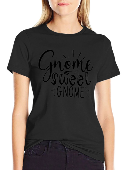 Camiseta Negra con Diseño Gnome Sweet Gnome