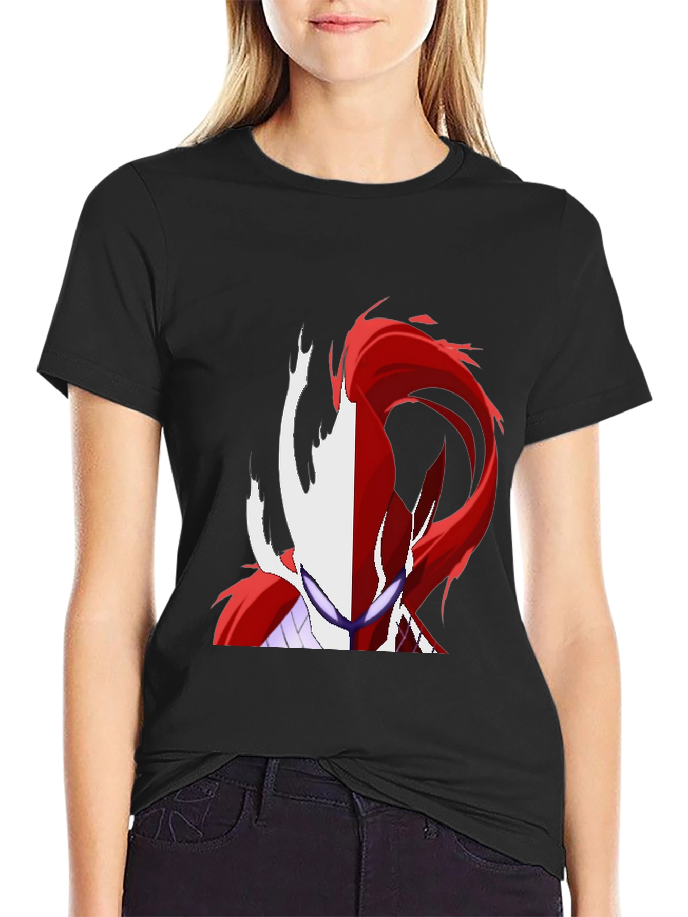Camiseta Negra con Diseño Abstracto Rojo y Blanco