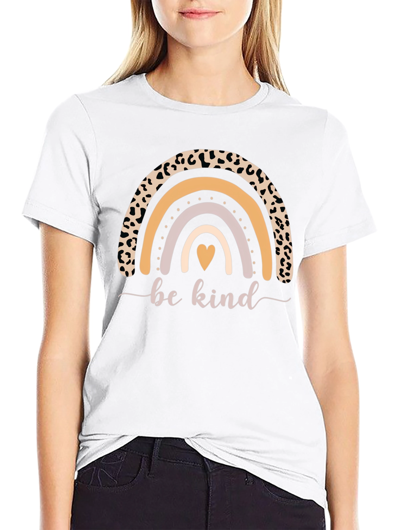 Camiseta Negra Be Kind Arcoíris Estampado