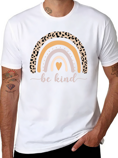 Camiseta Negra Be Kind Arcoíris Estampado