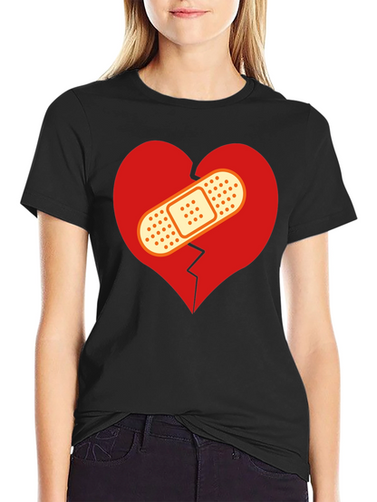 Camiseta Negra Corazón Roto Vendado
