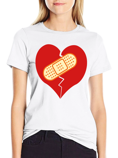 Camiseta Negra Corazón Roto Vendado