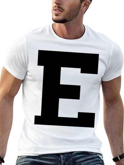 Camiseta Negra con Letra E Grande - Estilo Casual