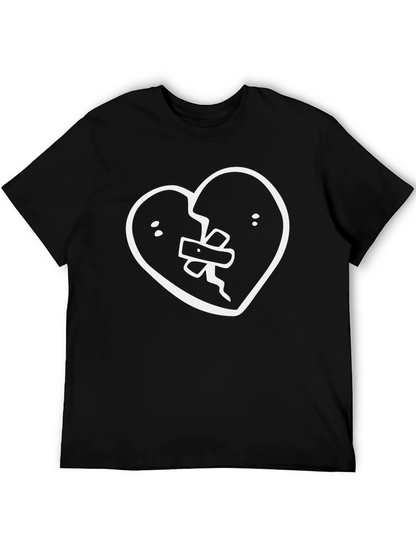 Camiseta Negra con Corazón Roto Vendado
