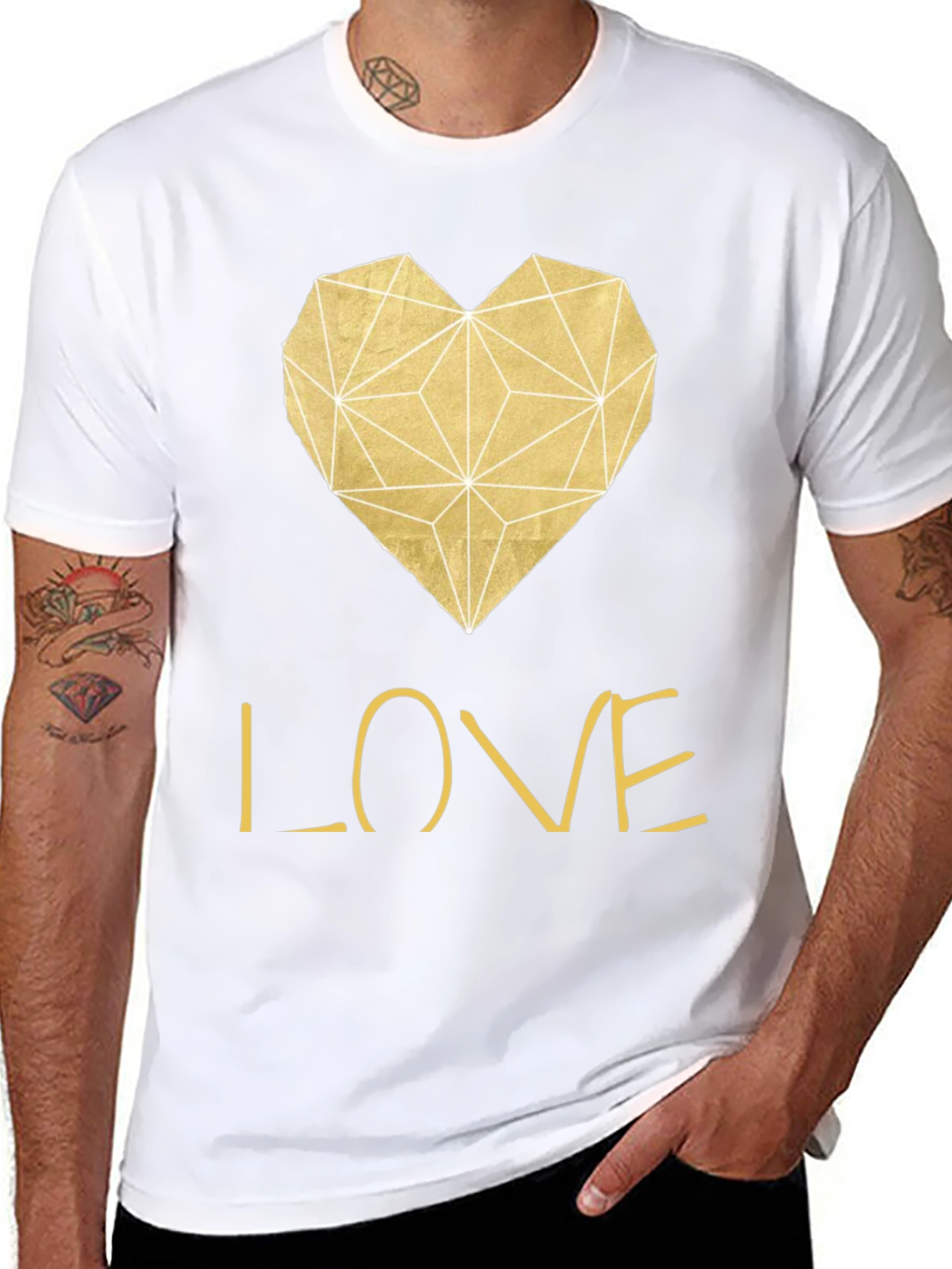 Camiseta Negra Corazón Love Dorado