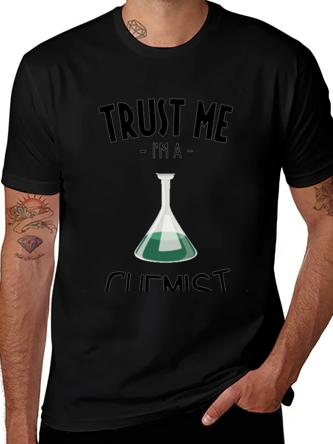 Camiseta Negra Confía en mí soy químico