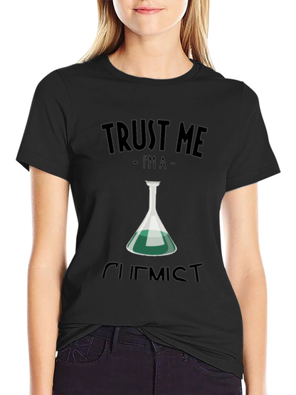 Camiseta Negra Confía en mí soy químico