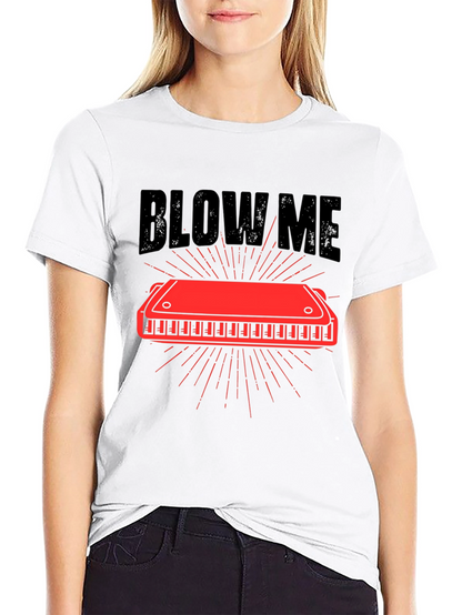 Camiseta Negra con Diseño de Armónica Blow Me