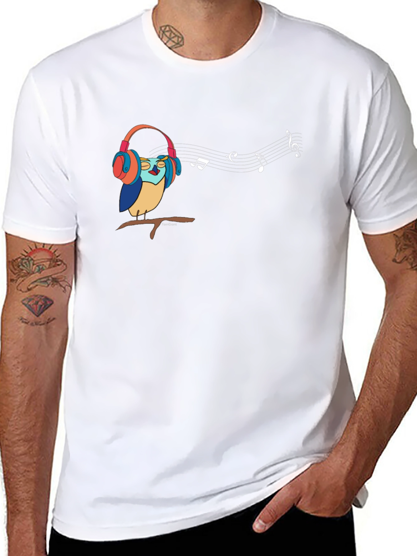 Camiseta Negra con Diseño de Búho Musical