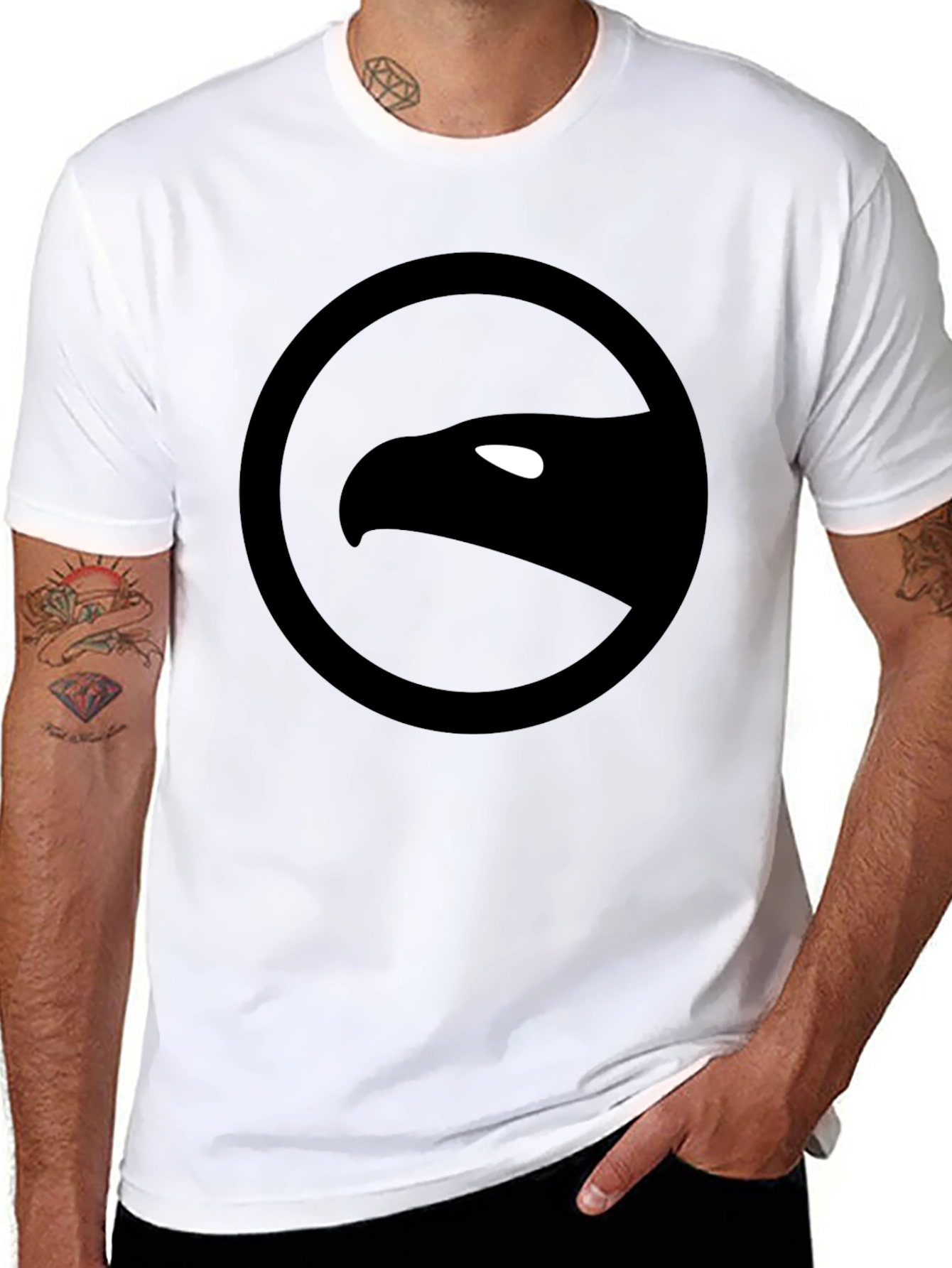 Camiseta Negra con Logo de Águila Circular