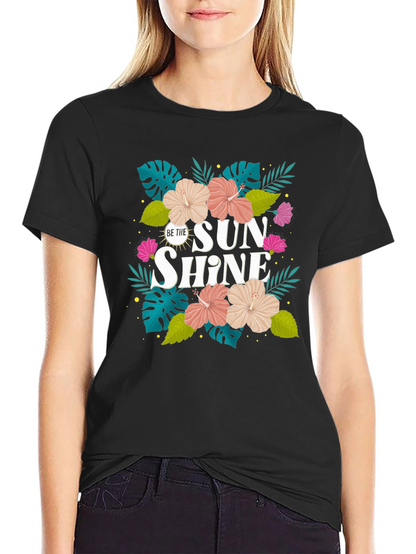Camiseta Negra con Diseño Floral Tropical
