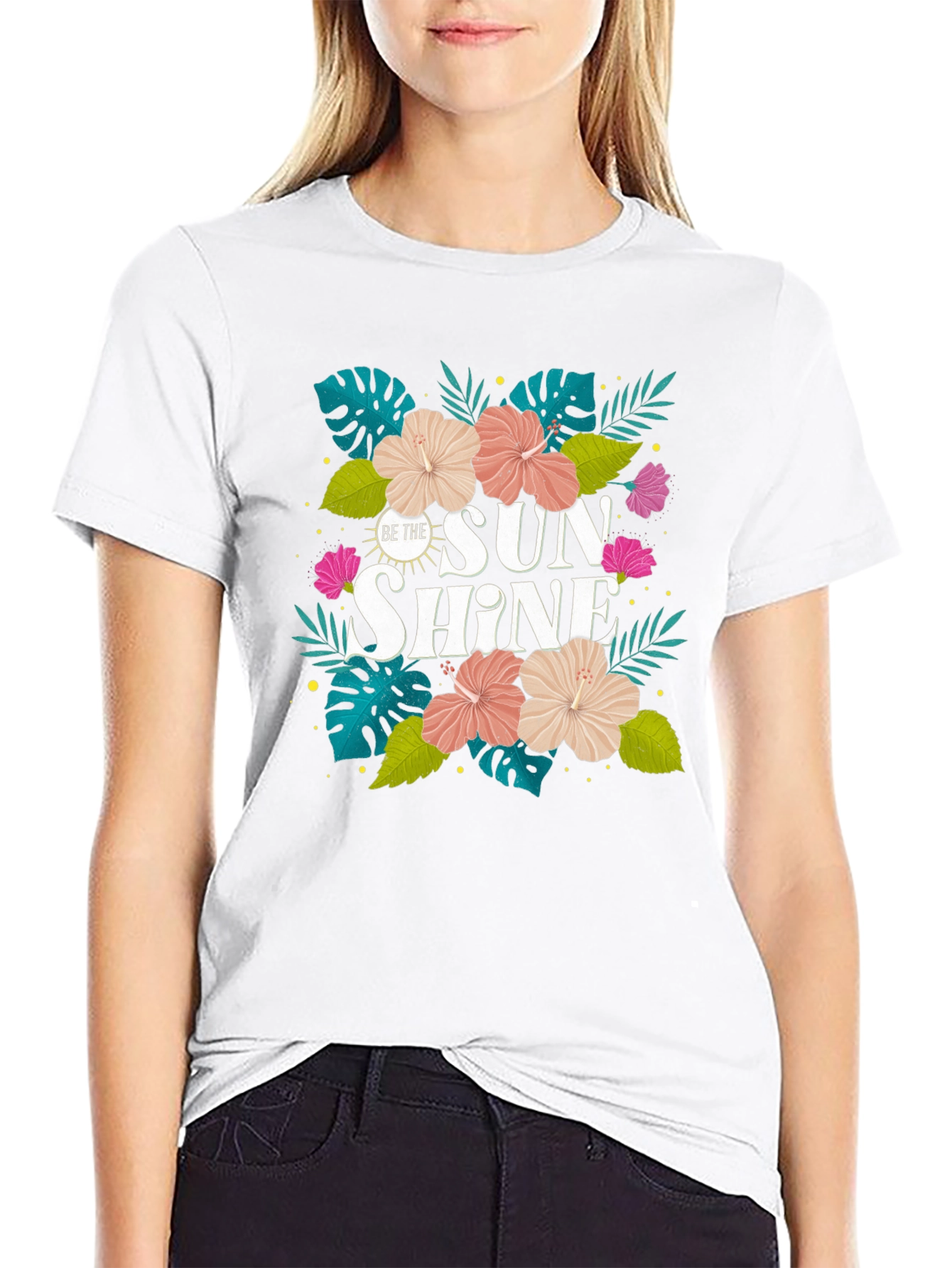 Camiseta Negra con Diseño Floral Tropical
