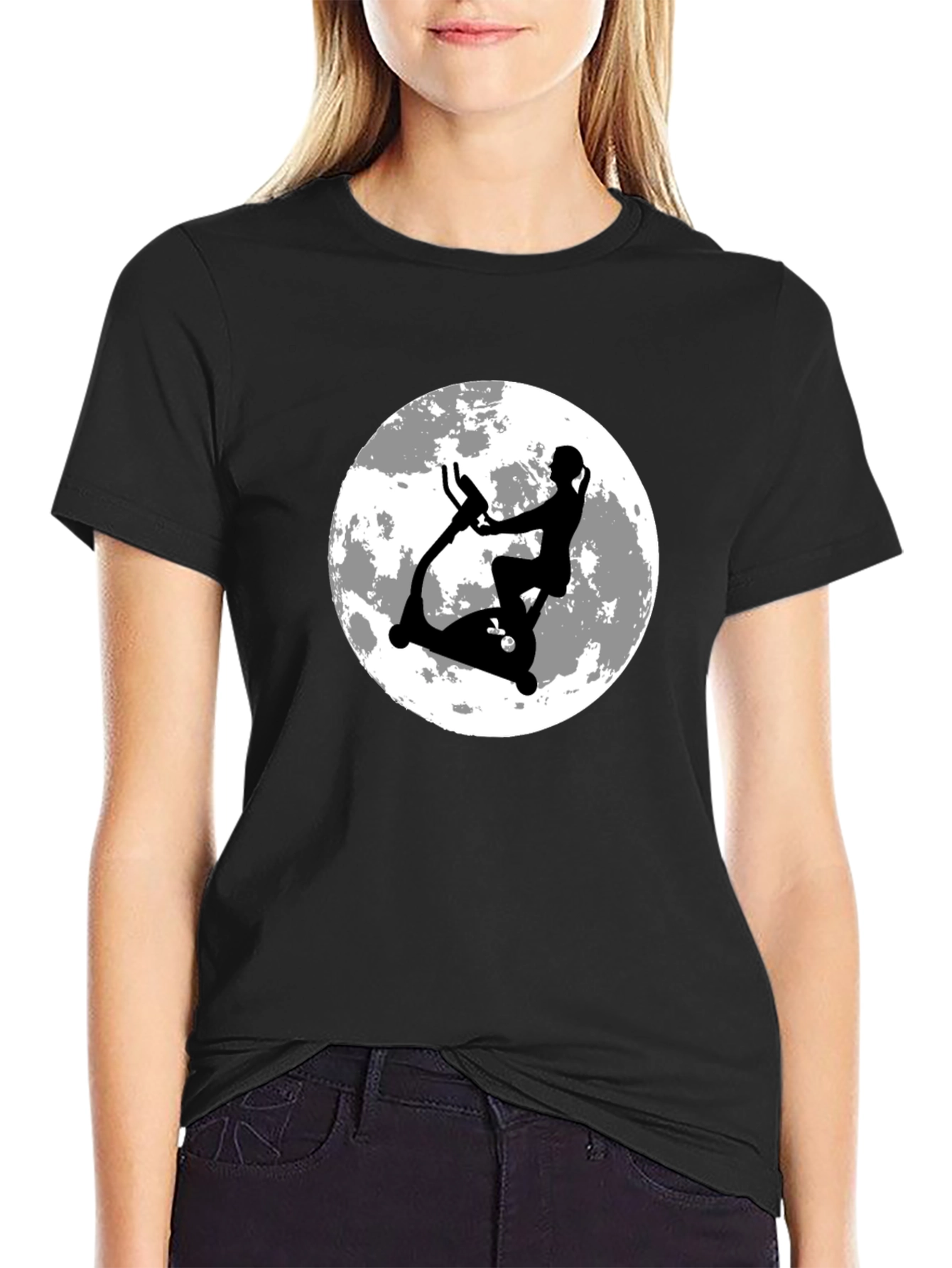 Camiseta Negra con Diseño de Luna y Bicicleta Estática