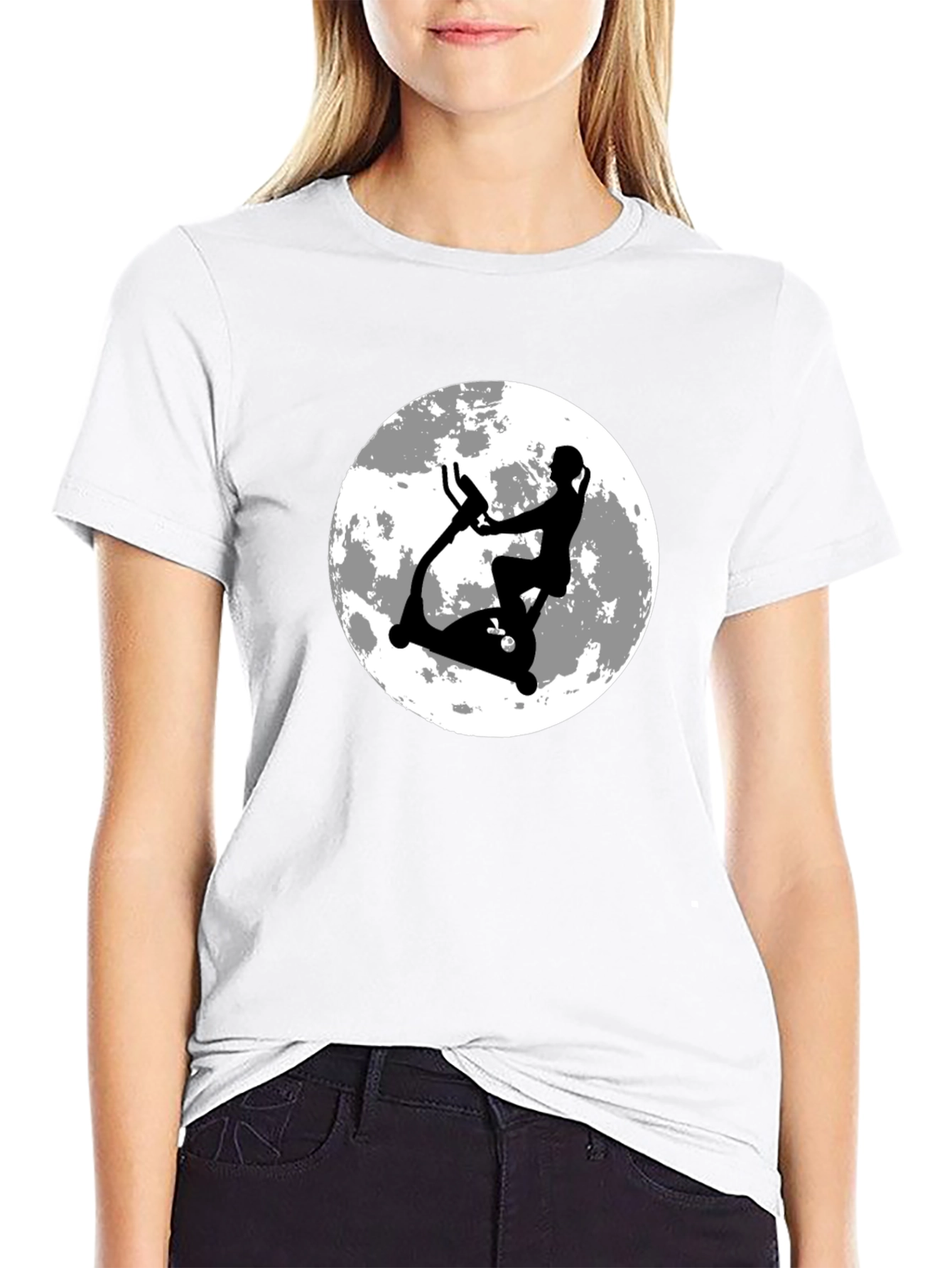 Camiseta Negra con Diseño de Luna y Bicicleta Estática